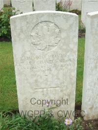 Etaples Military Cemetery - Milnes, Edward Charles